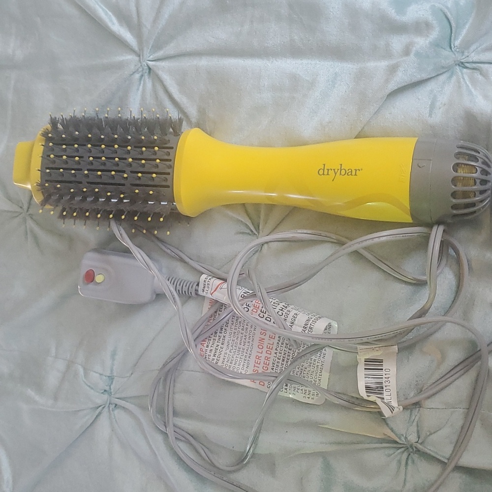 Drybar oval blowdryer